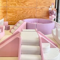 Load image into Gallery viewer, XL Round Purple Ball Pit + Pink Stairs
